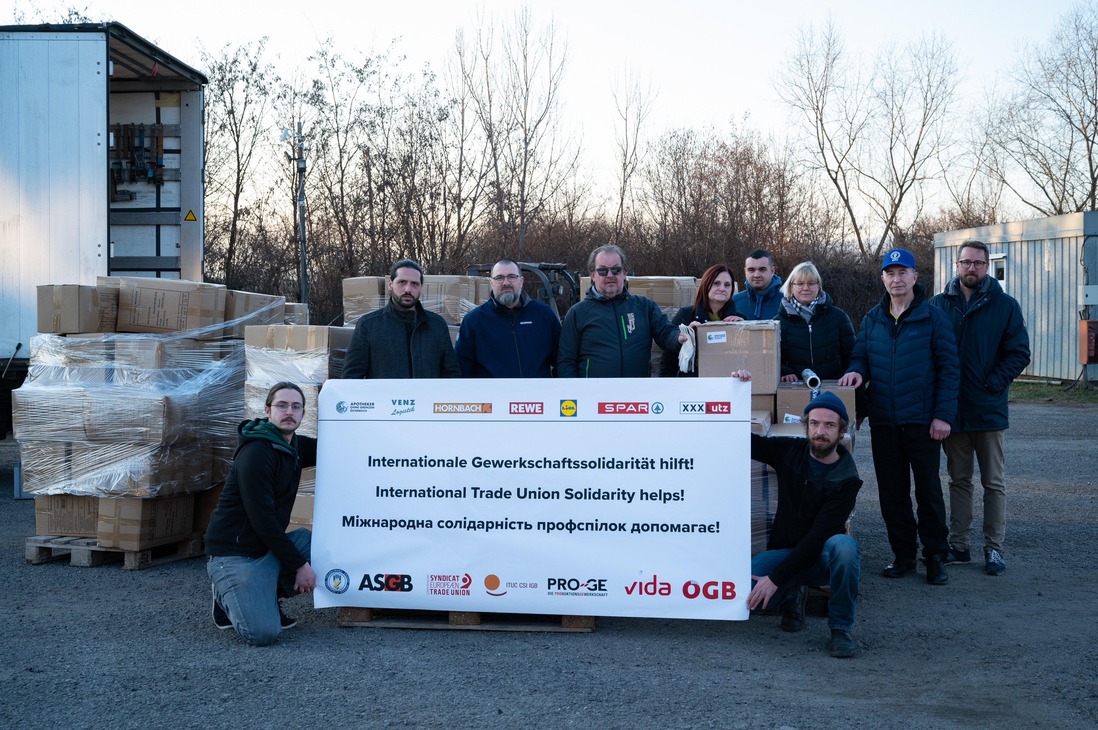 OGB members delivering aid to the Ukrainian border 