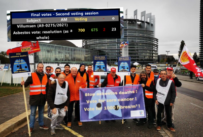 EFBWW members protest for asbestos protections outside the European Parliament