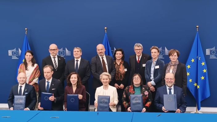 Signing of the Pact on European Social Dialogue
